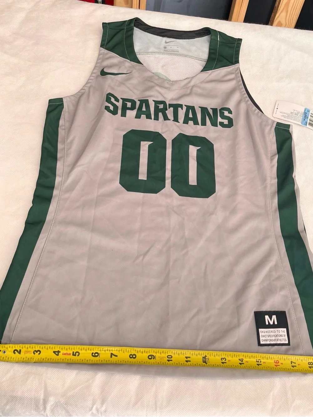 Women’s Nike Gray and Dark Green Spartans Basketball Jersey & Shorts Set Size M